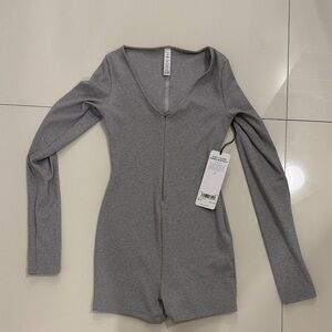 ALO Yoga Gray Long Sleeve Bodysuit